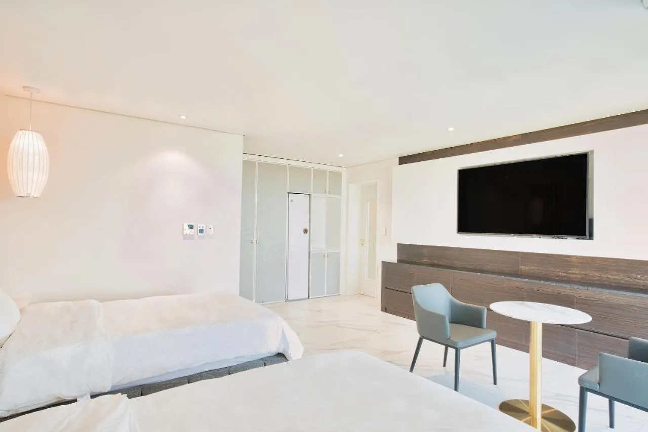Villa De Aewol Jeju Hotel