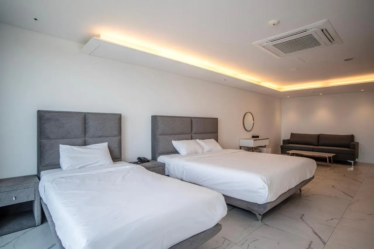 Villa De Aewol Jeju Hotel